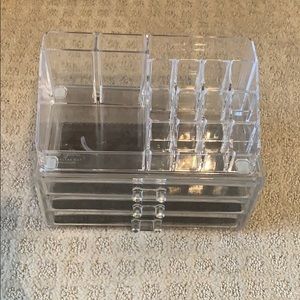 Makeup organizer